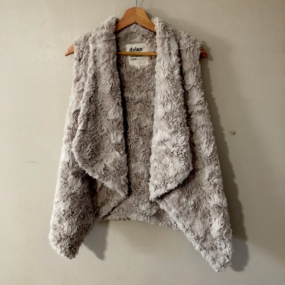 True Grit Sweaters - Faux Fur Vest Dylan by True Grit